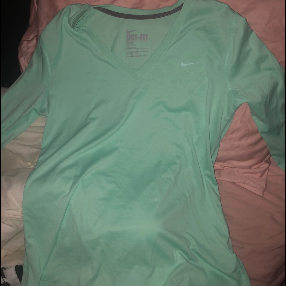 long sleeve nike dri-fit shirt